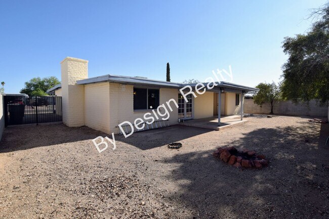 Building Photo - Pristine Remodeled Olive Grove 4 Bedroom 2...