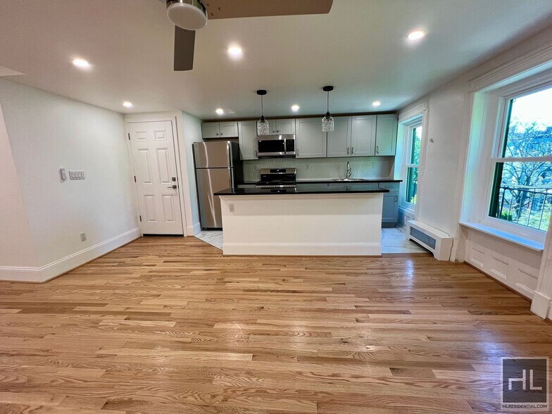 Building Photo - 2BR 1BA Classic Details Top Floor Brownstone w/ New Modern Finish on Preserved Bedstuy Block