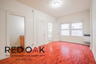 Building Photo - 246 S Kenmore Ave