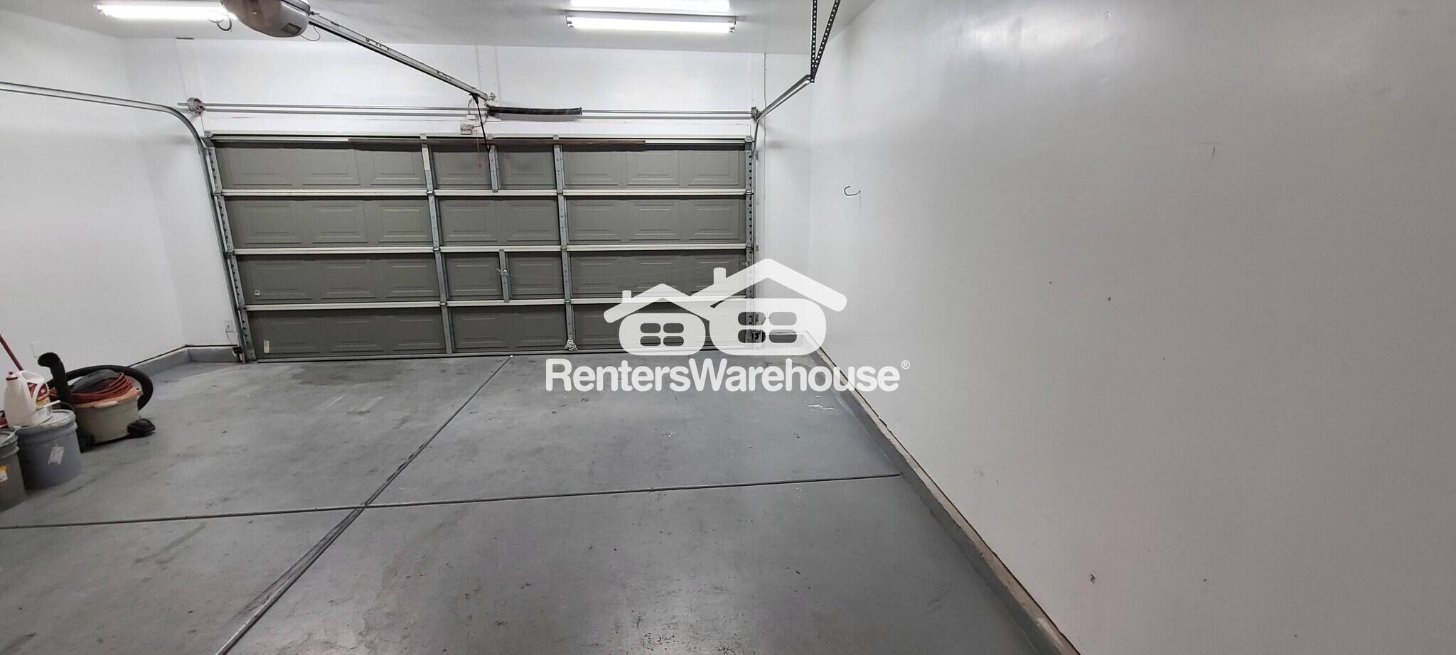 Building Photo - 15311 W Sierra St