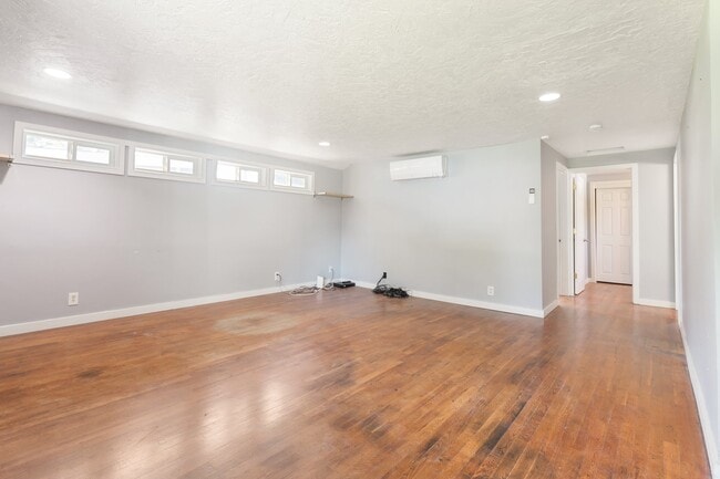 Building Photo - 227 NE 188th Ave