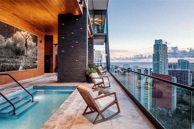 Building Photo - 1451 Brickell Ave