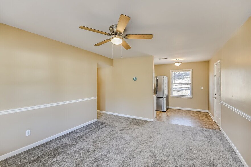 Building Photo - 1628 1st St NE