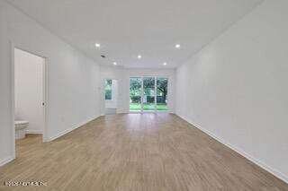 Building Photo - 5 FL-5