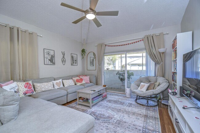 Building Photo - 2926 Lichen Ln