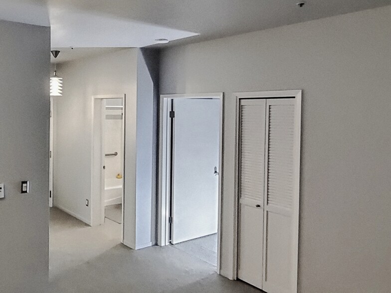 Building Photo - 603 Natoma St