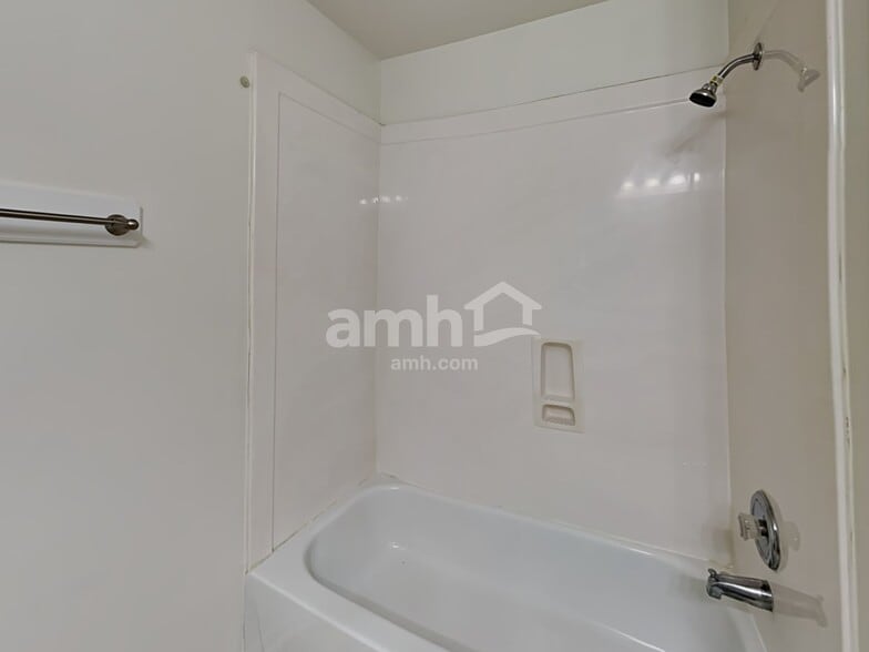 Building Photo - 15207 Henderson Point Dr