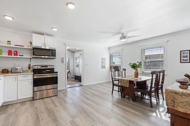 Building Photo - 1308 Fredrick Ln