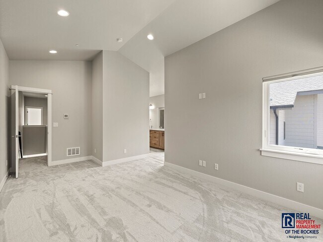 Building Photo - Spacious 3-Bedroom Townhome with Finished ...