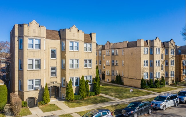 Interior Photo - 6541-6553 N Francisco Ave