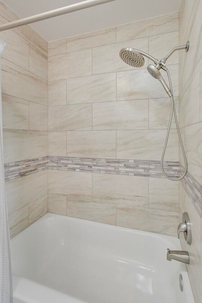 Building Photo - 508 Beechwood Dr