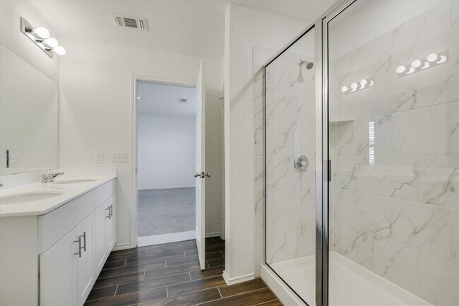 Building Photo - 661 Pickrell Lp