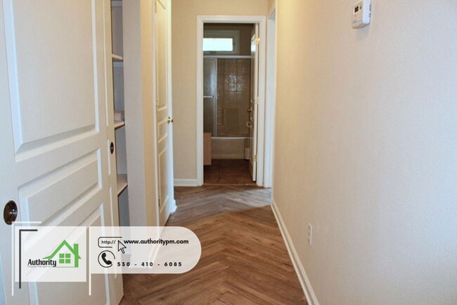 Building Photo - 3032 Stonecrest Pl