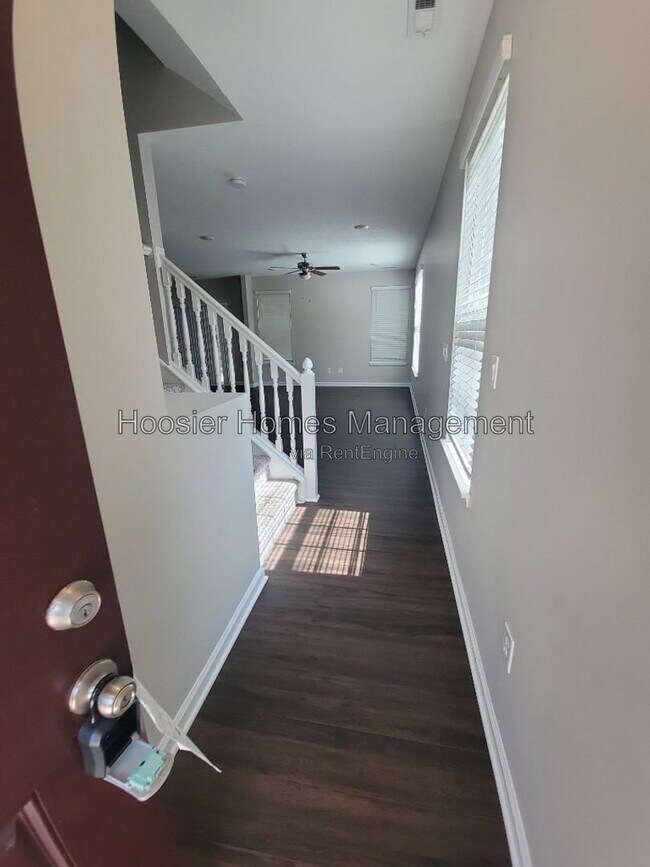 Building Photo - 5645 Brownstone Dr
