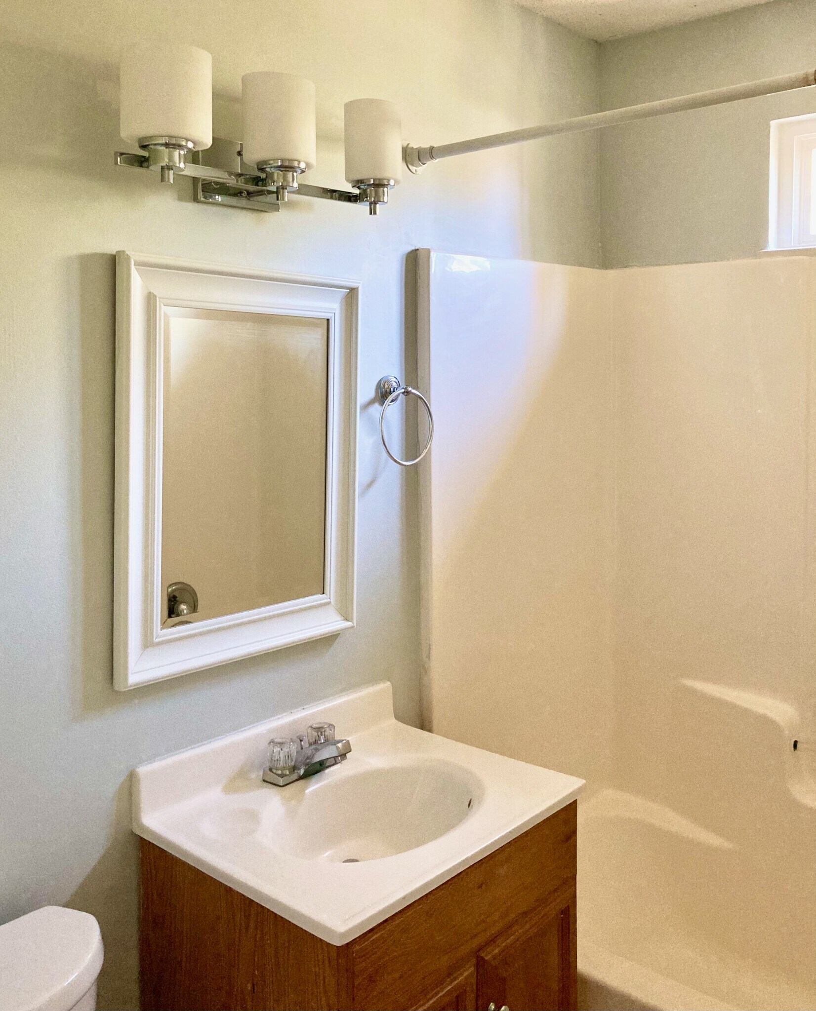 Building Photo - 16 Reid St