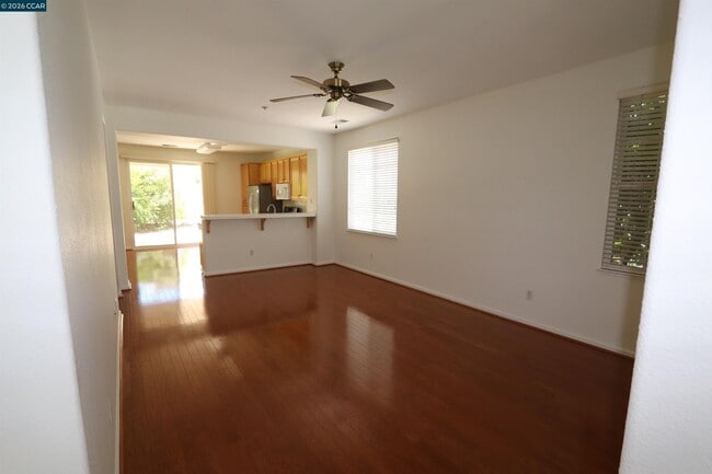 Building Photo - 567 Quindell Way