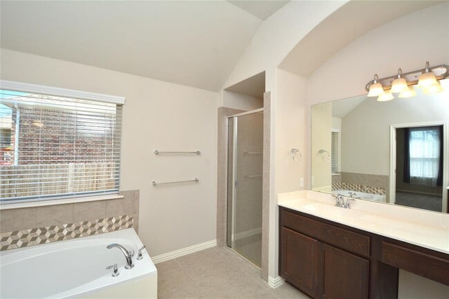 Building Photo - 142 Venice Cove