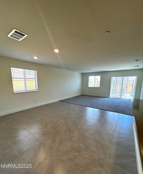Building Photo - 963 Cascade Range Dr