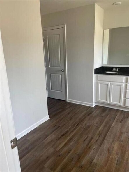 Building Photo - 4909 Fawnwood Dr