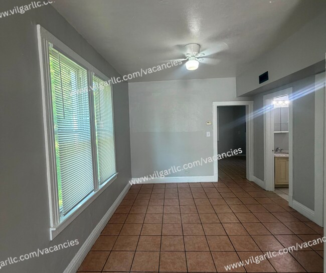 Building Photo - 5634 Claude Ave