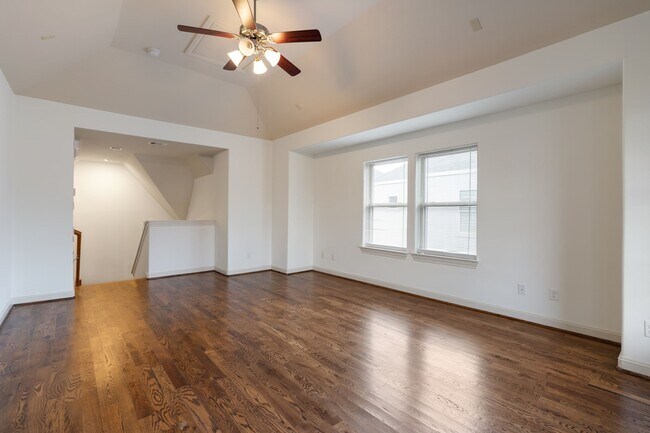 Building Photo - 1103 Summer St