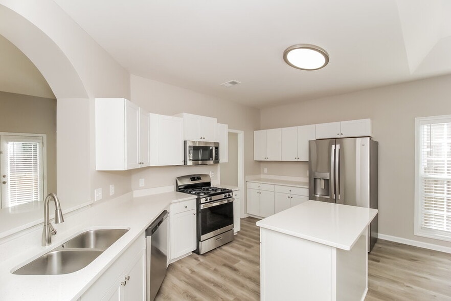 Building Photo - 2674 Neighborhood Walk