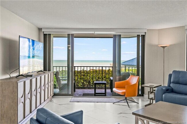 Building Photo - 9650 S Ocean Dr