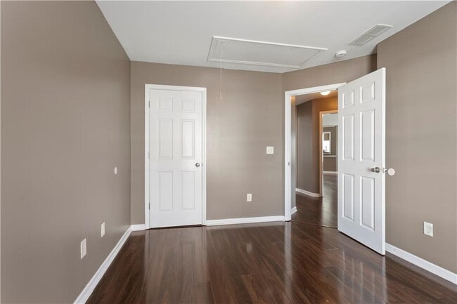 Building Photo - 177 Hollinger Way