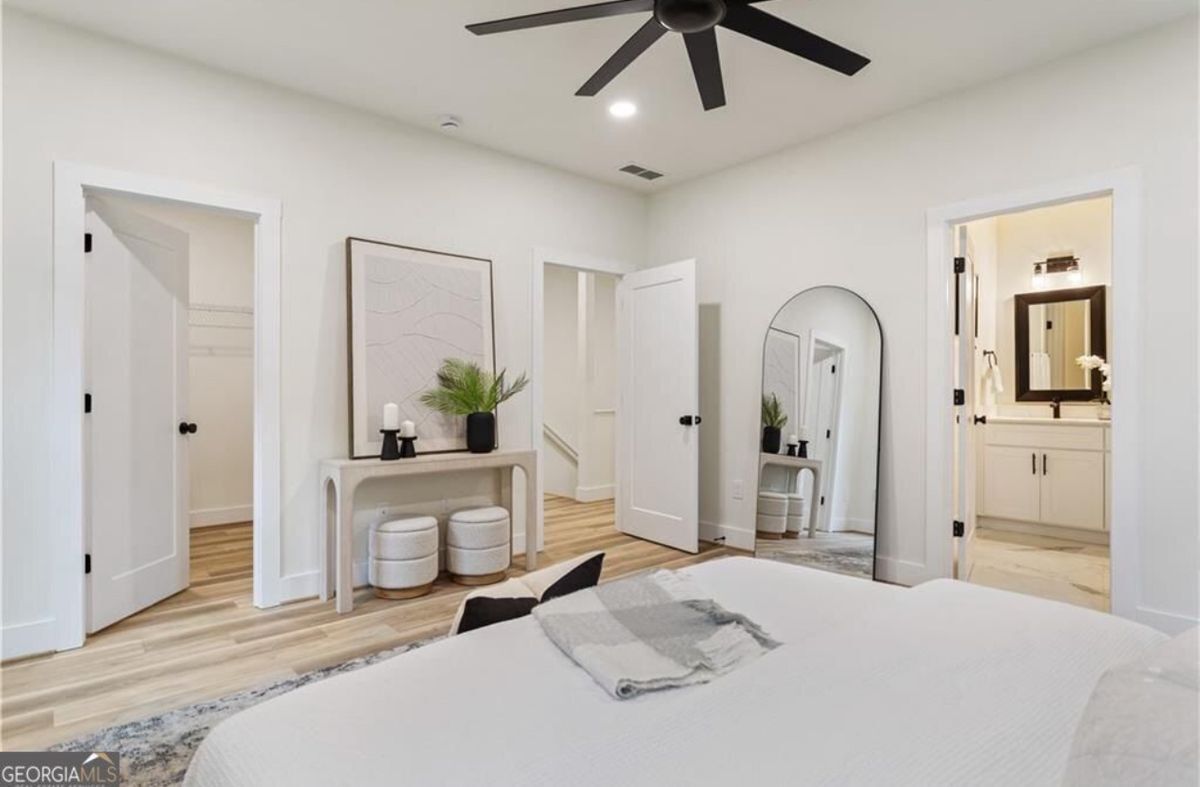 Building Photo - 1265 Oak St SW