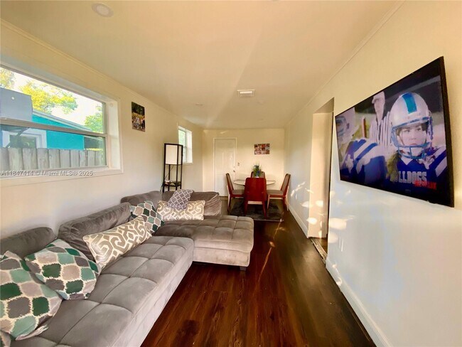 Building Photo - 3761 SW 45th Terrace