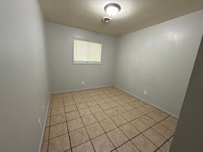 Building Photo - 2605/ 2607 S. 16TH