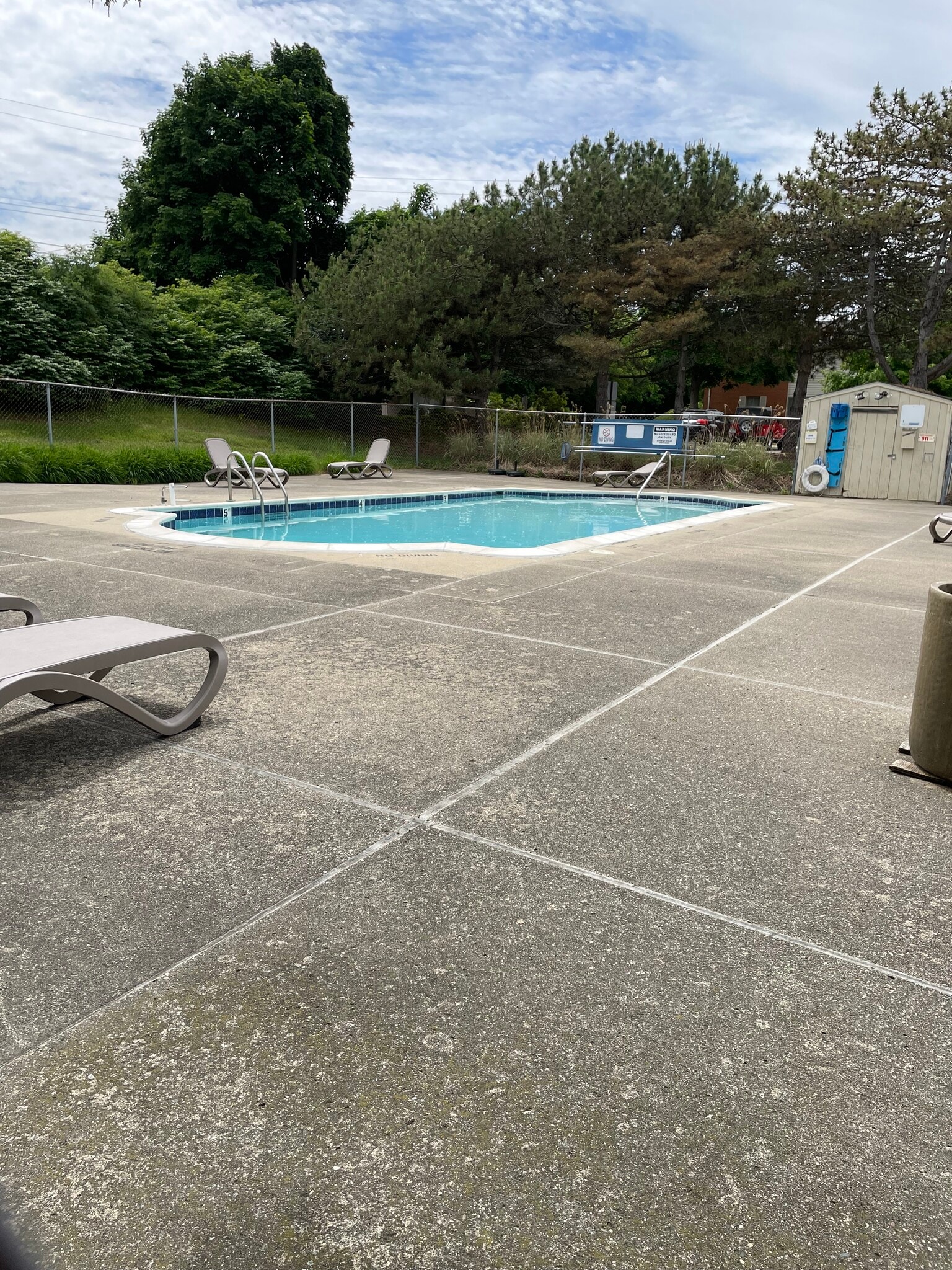 Building Photo - 810 Plate St