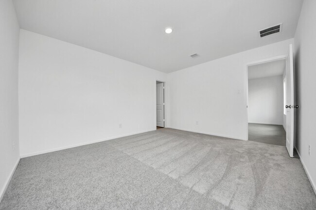 Building Photo - 16831 Spotted Oak Dr
