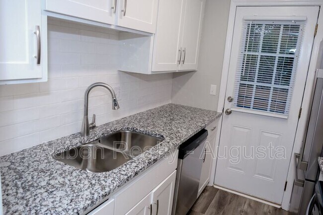 Building Photo - 1602 Johns Rd