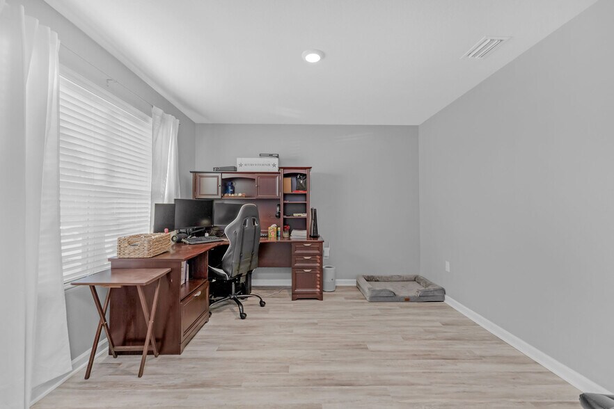 Building Photo - 8686 Pathstone Blvd