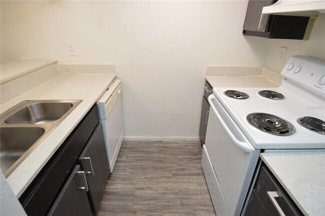 Building Photo - 5006 Moro Manor Dr