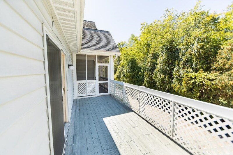 Building Photo - 1346 S College Mall Rd