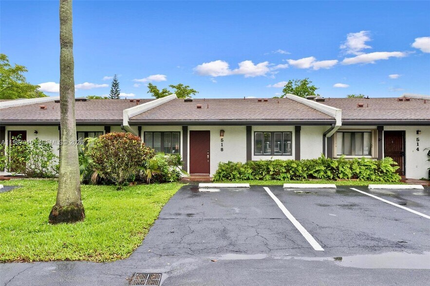 Building Photo - 518 NE 199th Ln