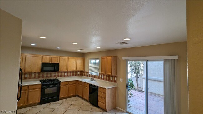 Building Photo - 1374 Louisiana Lakes Ave