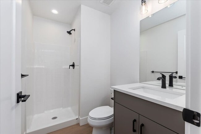 Building Photo - BRAND NEW 3 bed 3.5 bath townhouse