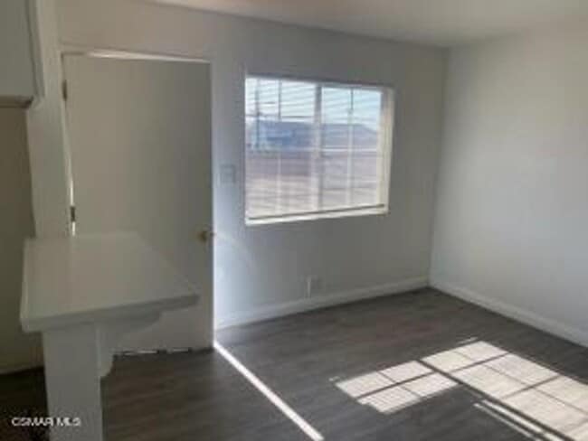Building Photo - Affordable and Charming 1 bedroom / 1 bath...