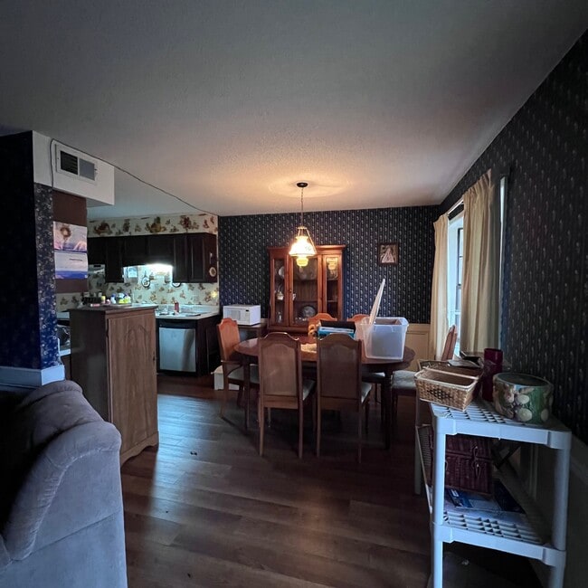 Building Photo - 306 Thomas Jefferson Dr