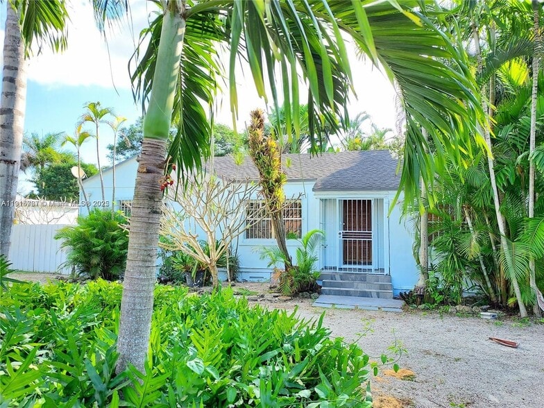 Building Photo - 5842 SW 60th St