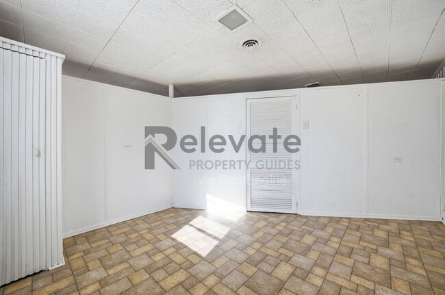 Building Photo - 9002 Michaux Ln