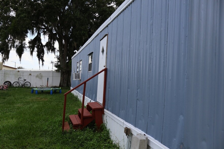 Building Photo - 195 Jonna St