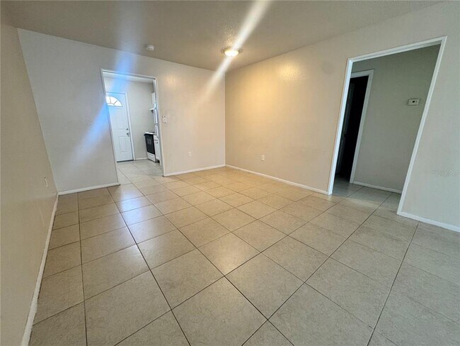 Building Photo - 2744 Botts Landing Rd
