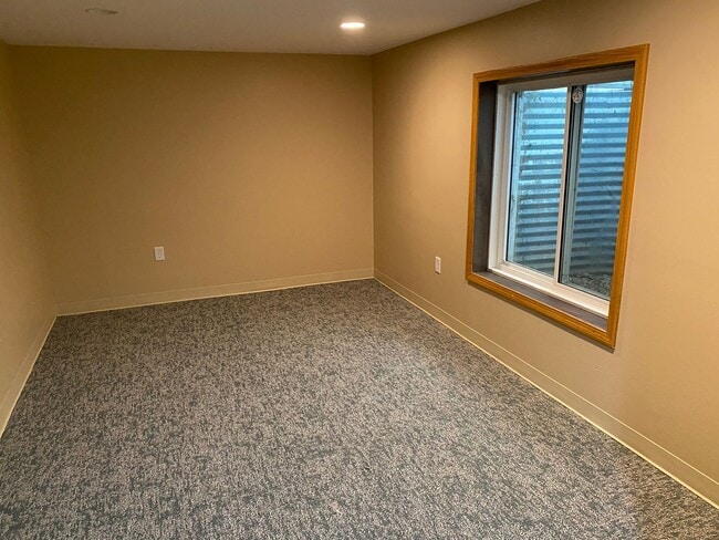Building Photo - 4 bed 2 bath single family home in Merrill