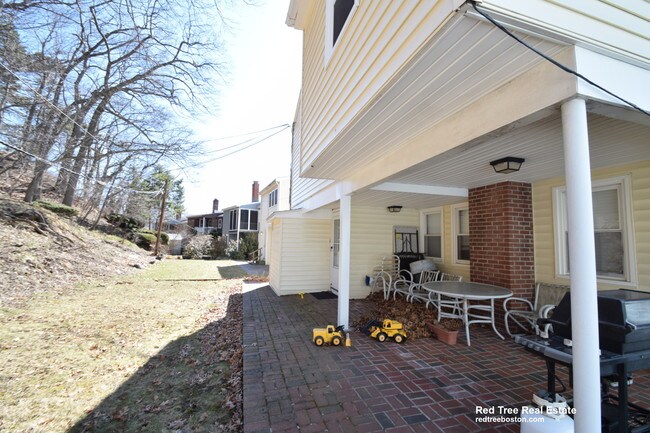 Building Photo - 53 Highland Rd