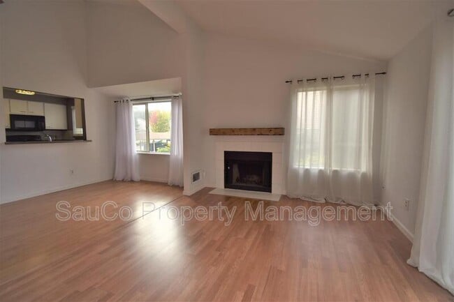 Building Photo - 9964 SW Trapper Terrace