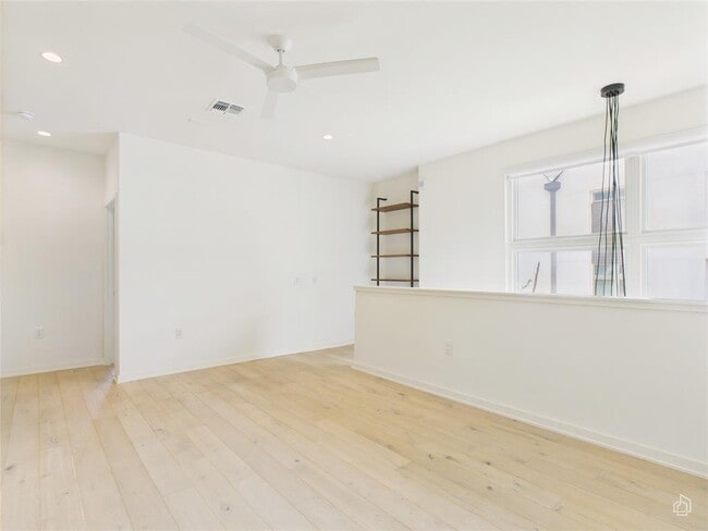 Building Photo - 3306 Cantwell Ln